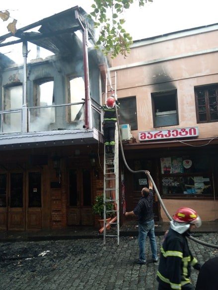 Photo of სიღნაღში რესტორნები დაიწვა – ცეცხლის კერების ლიკვიდაცია კვლავ მიმდინარეობს