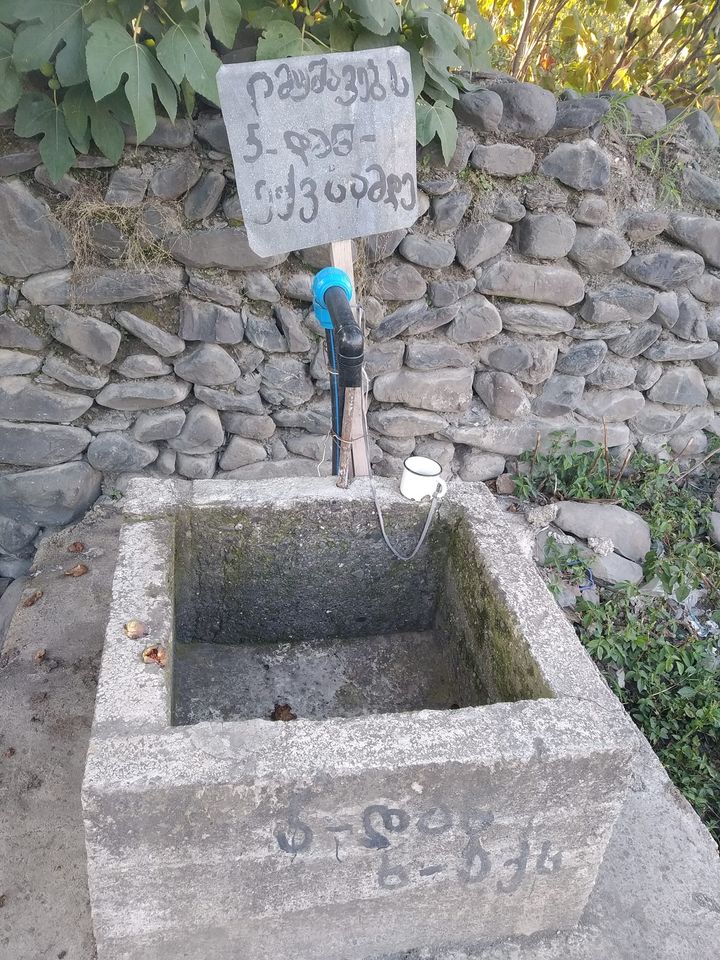 Photo of კახეთში ოცნების კანდიდატის წინასაარჩევნო შემოვლის შემდეგ, სოფელს სასმელი წყალი დაუკეტეს